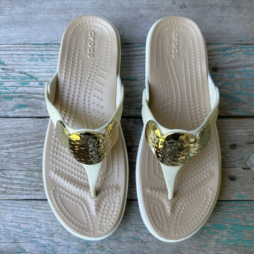 Crocs Sanrah Flip Flop Sandals Size 7 US Oyster Gold Hammered Circle Wedge EUC